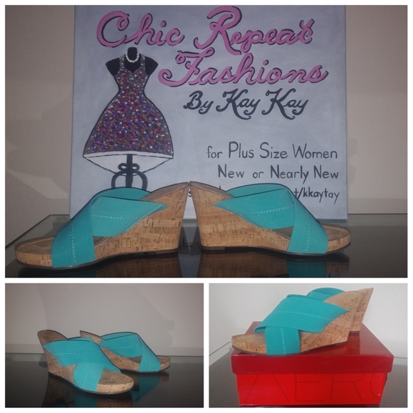 SOLD:  Aerosoles Wedge Sandals - Picture 3 of 4